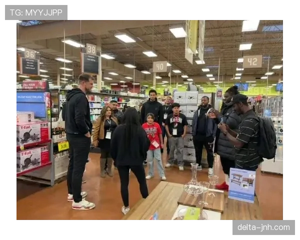 杨瀚森训练完直接去奢侈品店刷卡，这自律和消费反差谁懂